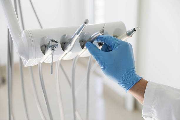 Professional Teeth Whitening technician working in Lee County County, KY